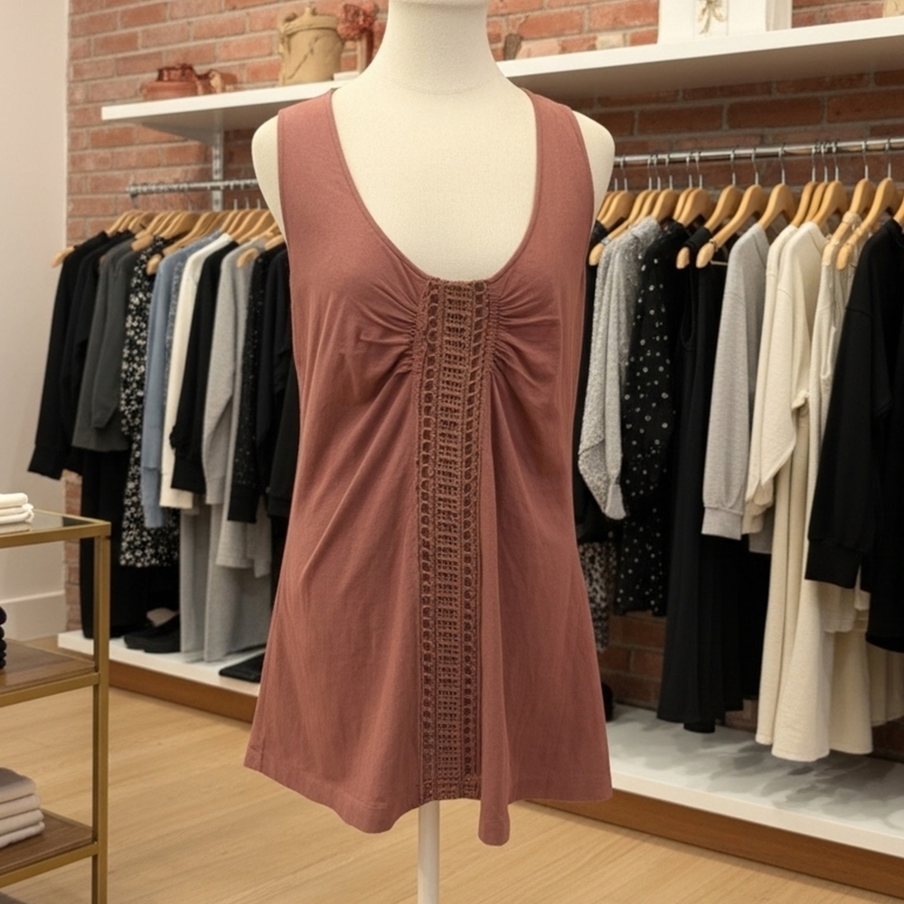 Language Women's Mauve‎ Crochet Accent Sleeveless Tank Top Size M